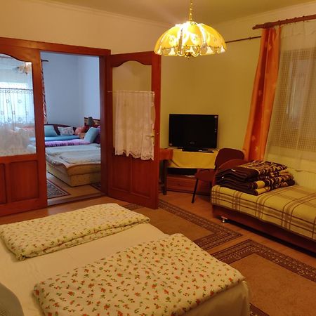 Csukavoelgyi Apartman 维谢格拉德 外观 照片