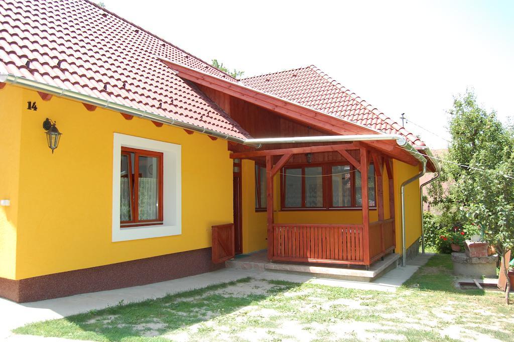 Csukavoelgyi Apartman 维谢格拉德 外观 照片