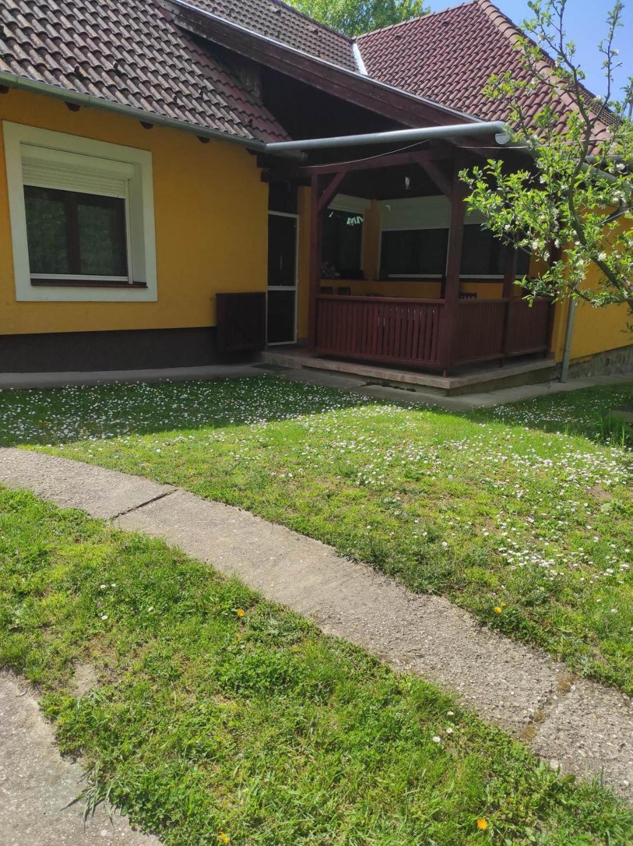 Csukavoelgyi Apartman 维谢格拉德 外观 照片