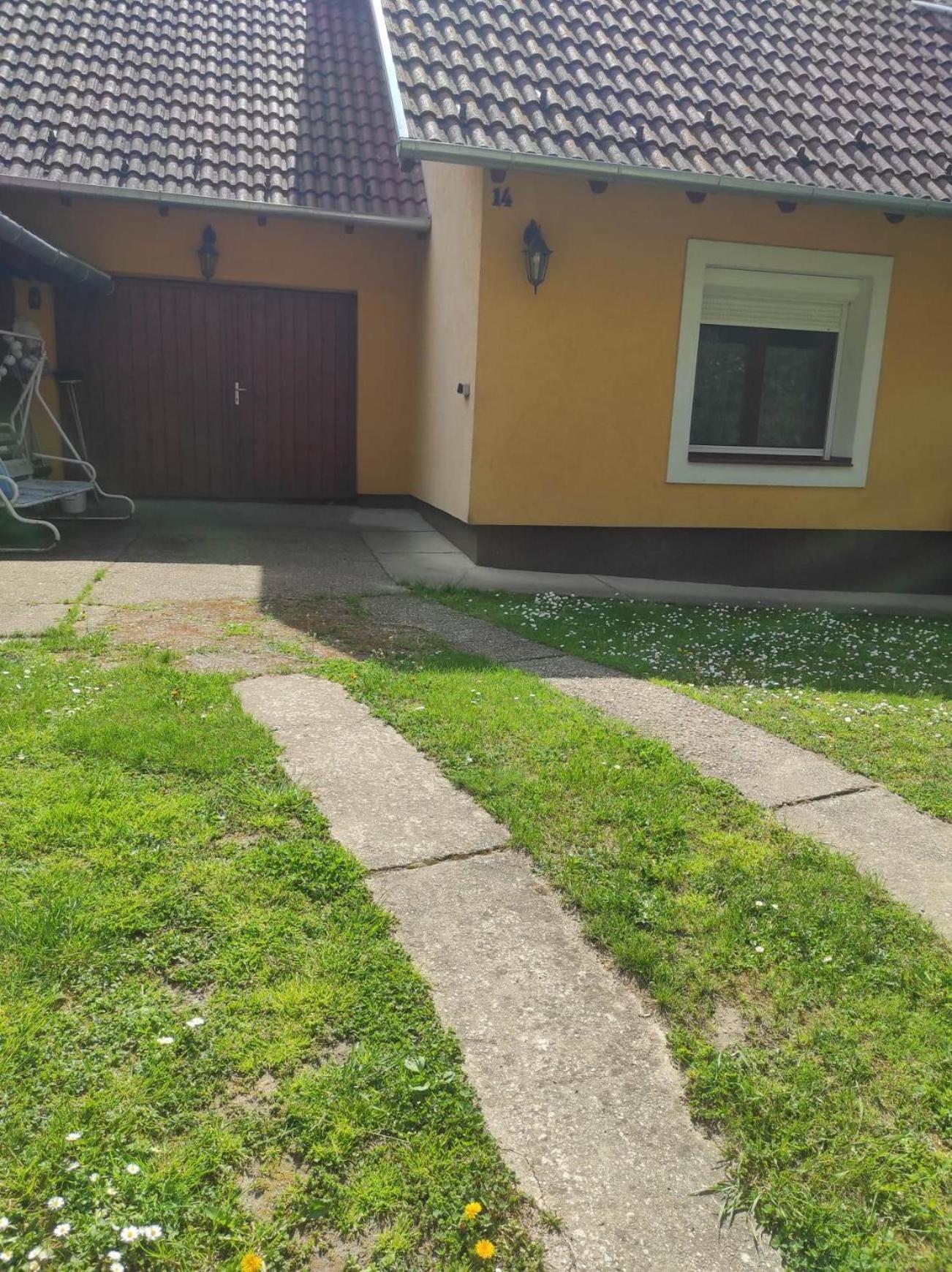 Csukavoelgyi Apartman 维谢格拉德 外观 照片