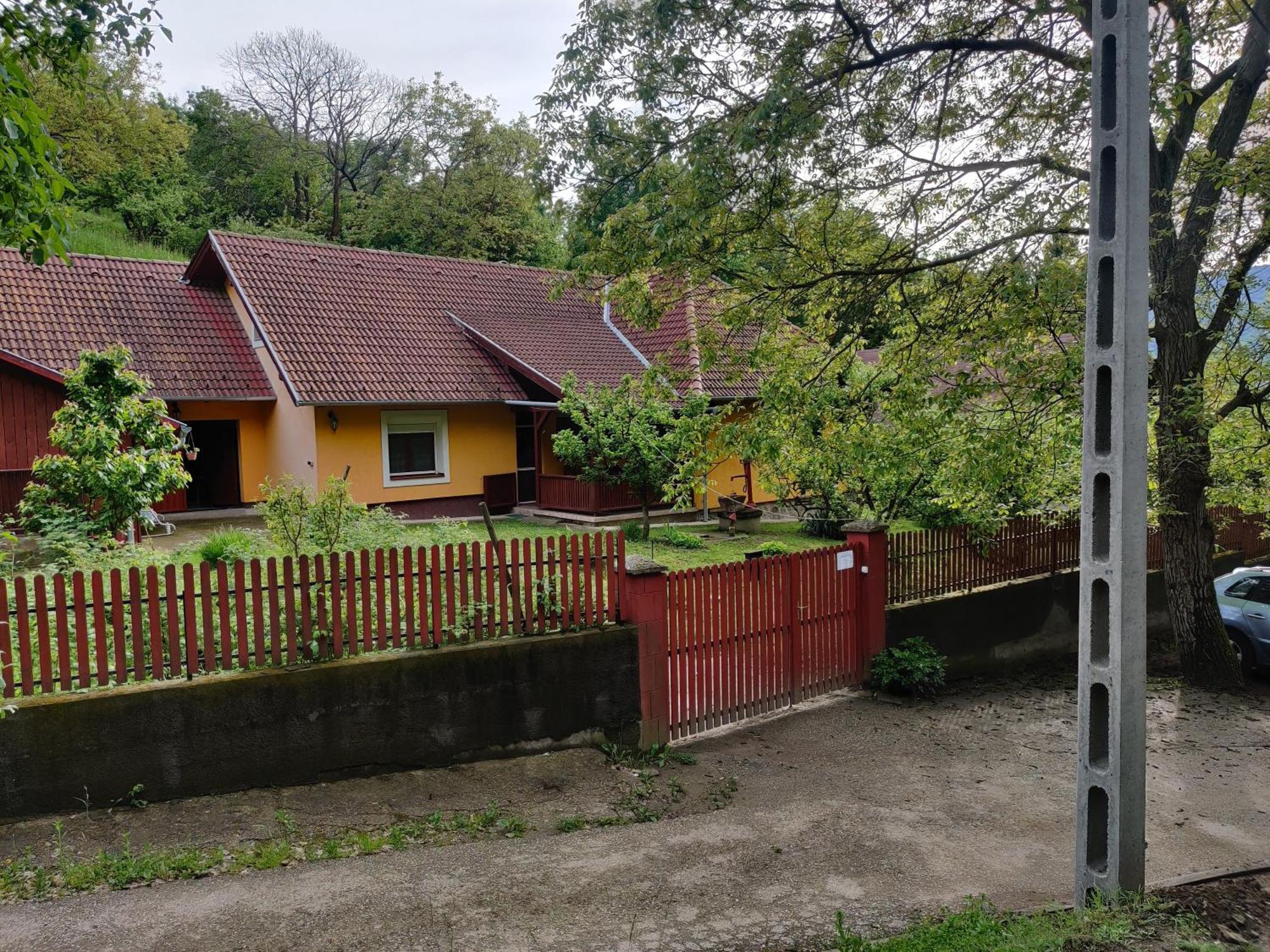 Csukavoelgyi Apartman 维谢格拉德 外观 照片
